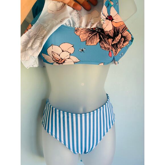 Cupshe XS Swimsuit Blue and White Floral and Striped 2 Piece - Picture 3 of 9
